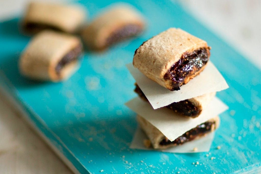 Cookies filled with fig jam, a delicious recipe! - Pinocchio's Pantry - Authentic Italian Food