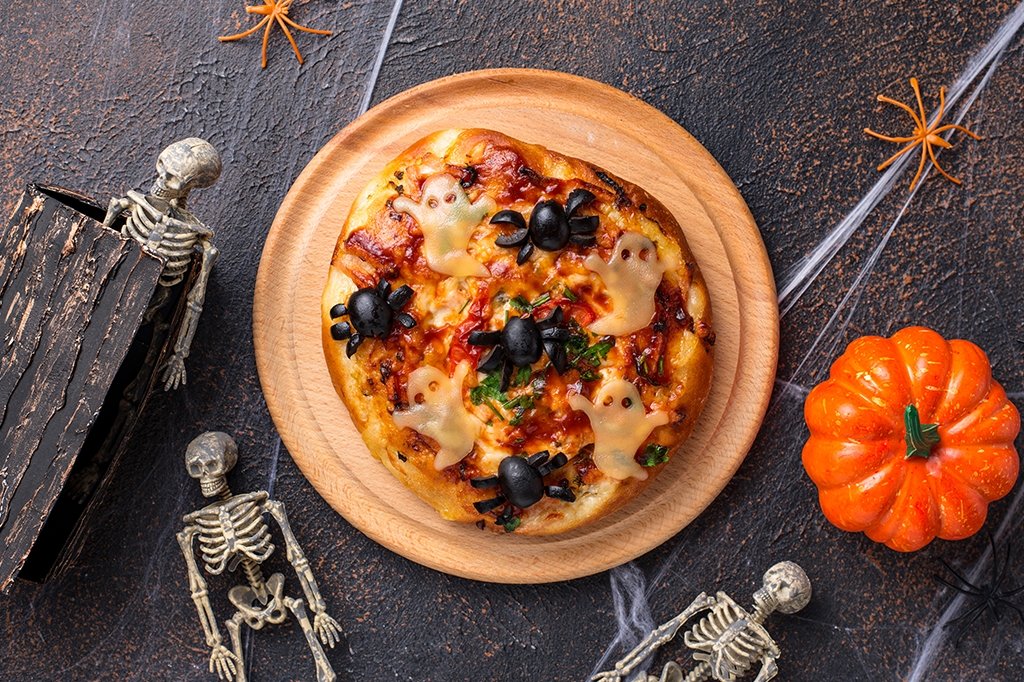 SPOOKY HALLOWEEN PIZZA RECIPE - Pinocchio's Pantry - Authentic Italian Food
